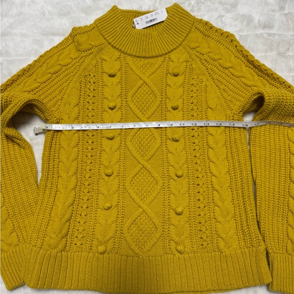J. Crew Pom-pom Cable-knit Sweater Size Small NWT - Picture 4 of 10